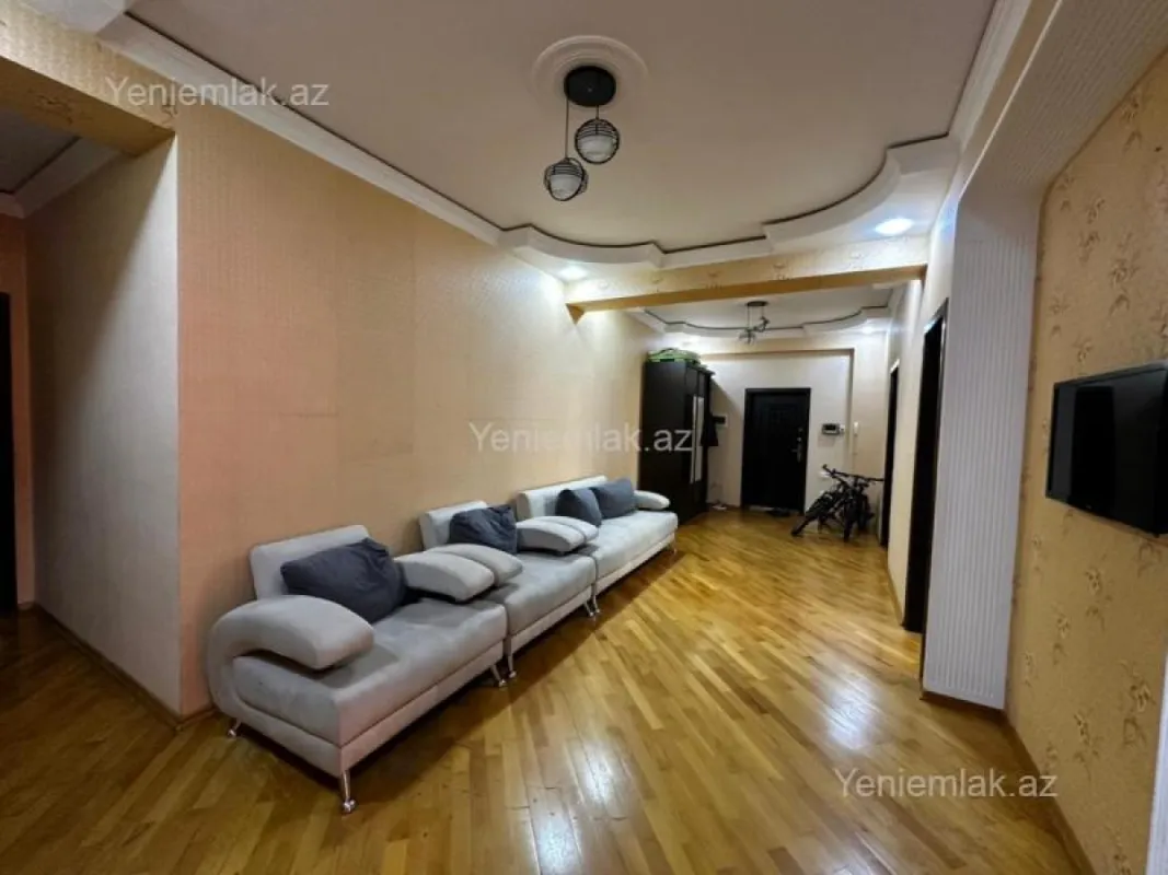 Satılır 3 otaqlı yeni tikili 140 m²