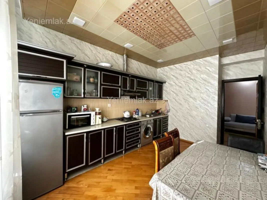 Satılır 3 otaqlı yeni tikili 140 m²