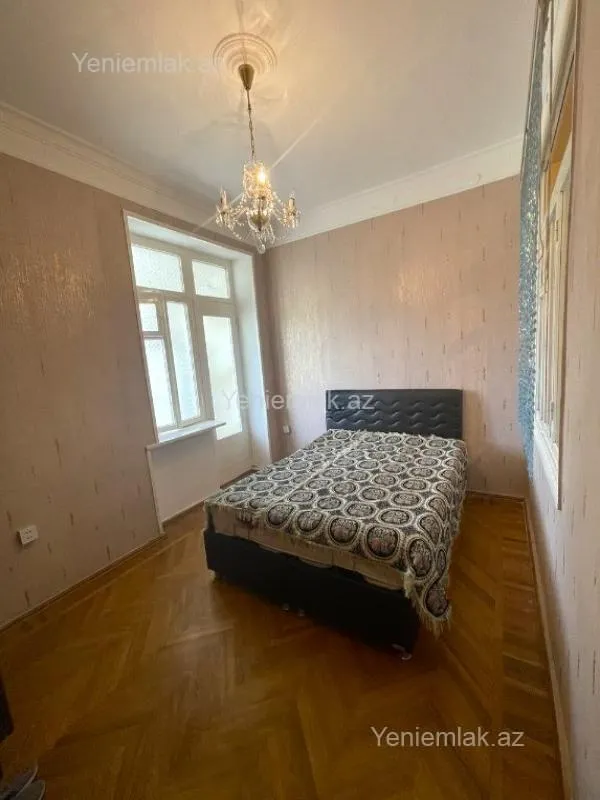 Satılır 3 otaqlı köhnə tikili 70 m²