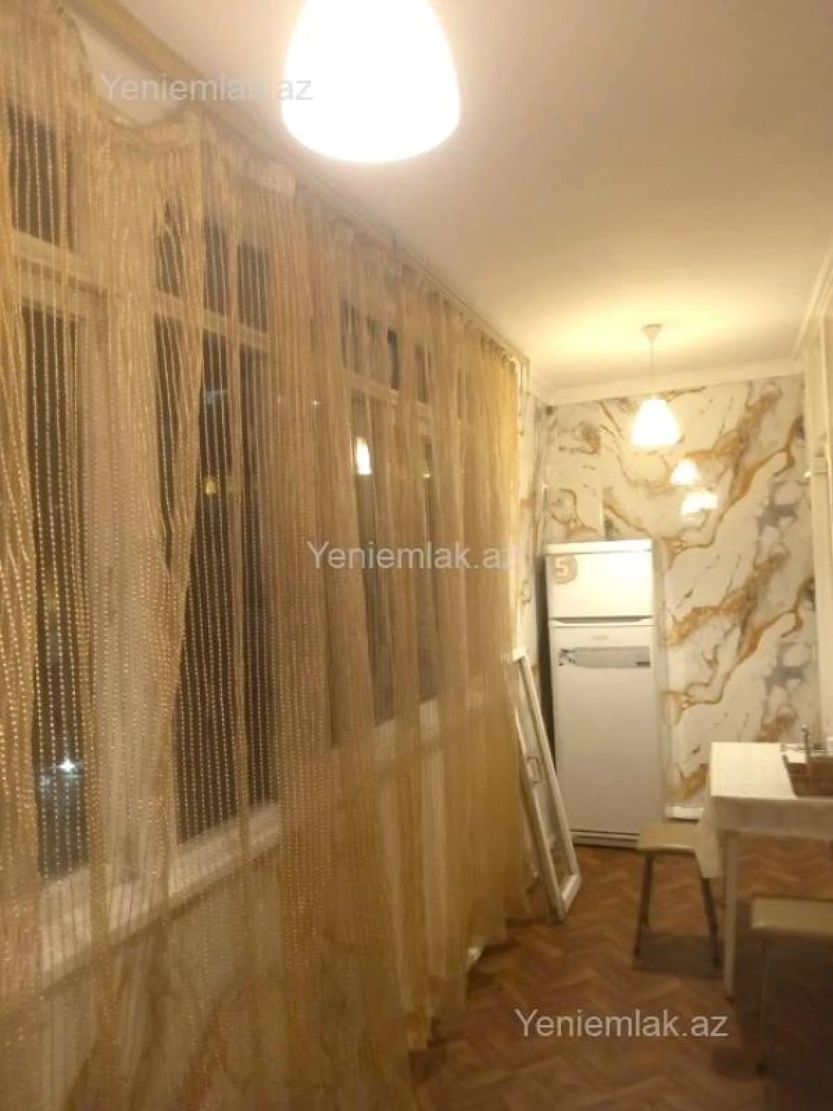 Satılır 3 otaqlı köhnə tikili 70 m²