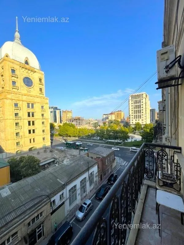 Satılır 3 otaqlı köhnə tikili 70 m²