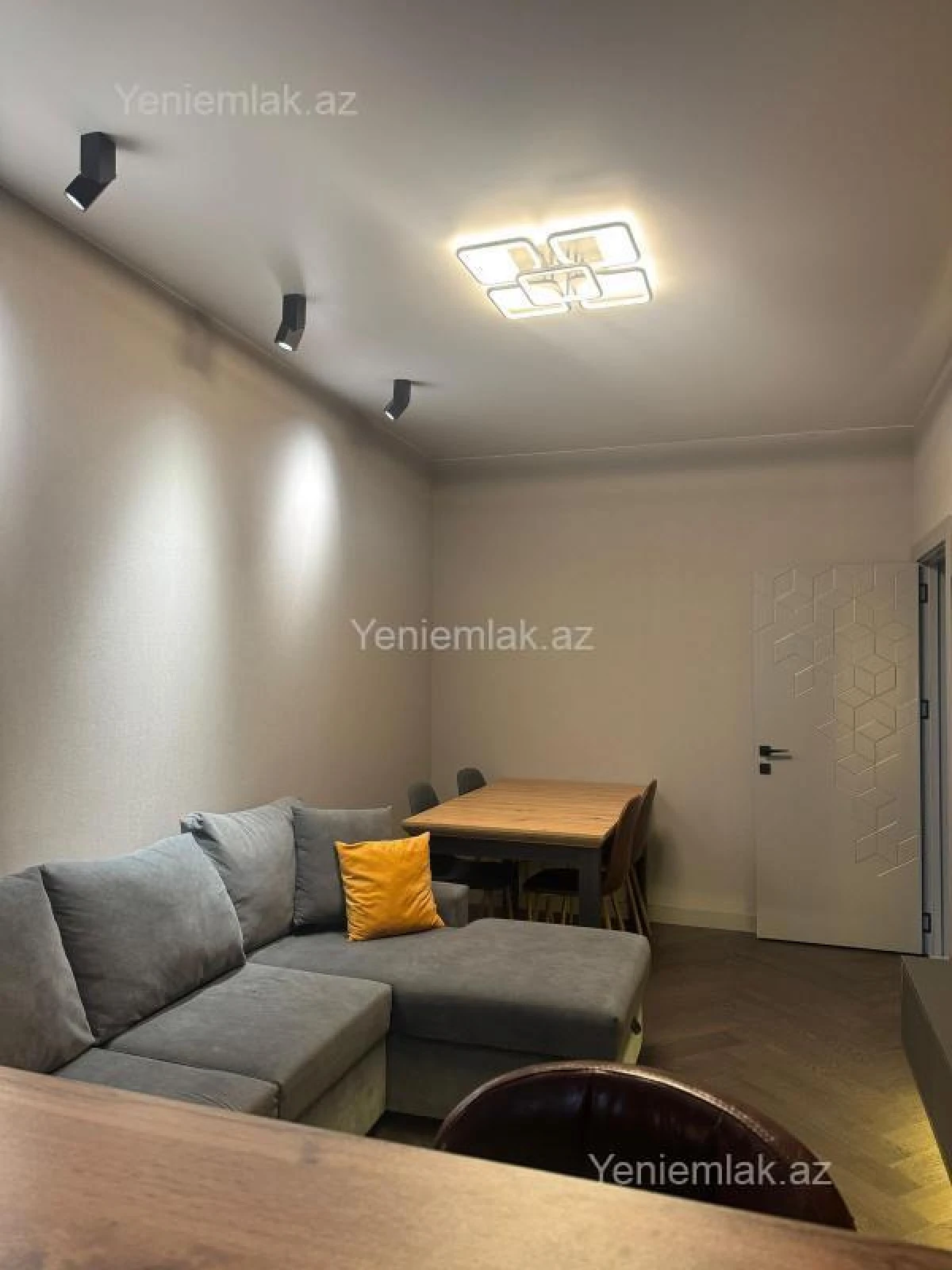 Satılır 3 otaqlı yeni tikili 74 m²