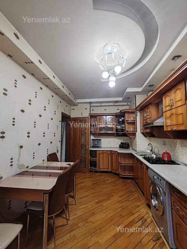 Satılır 3 otaqlı yeni tikili 125 m²