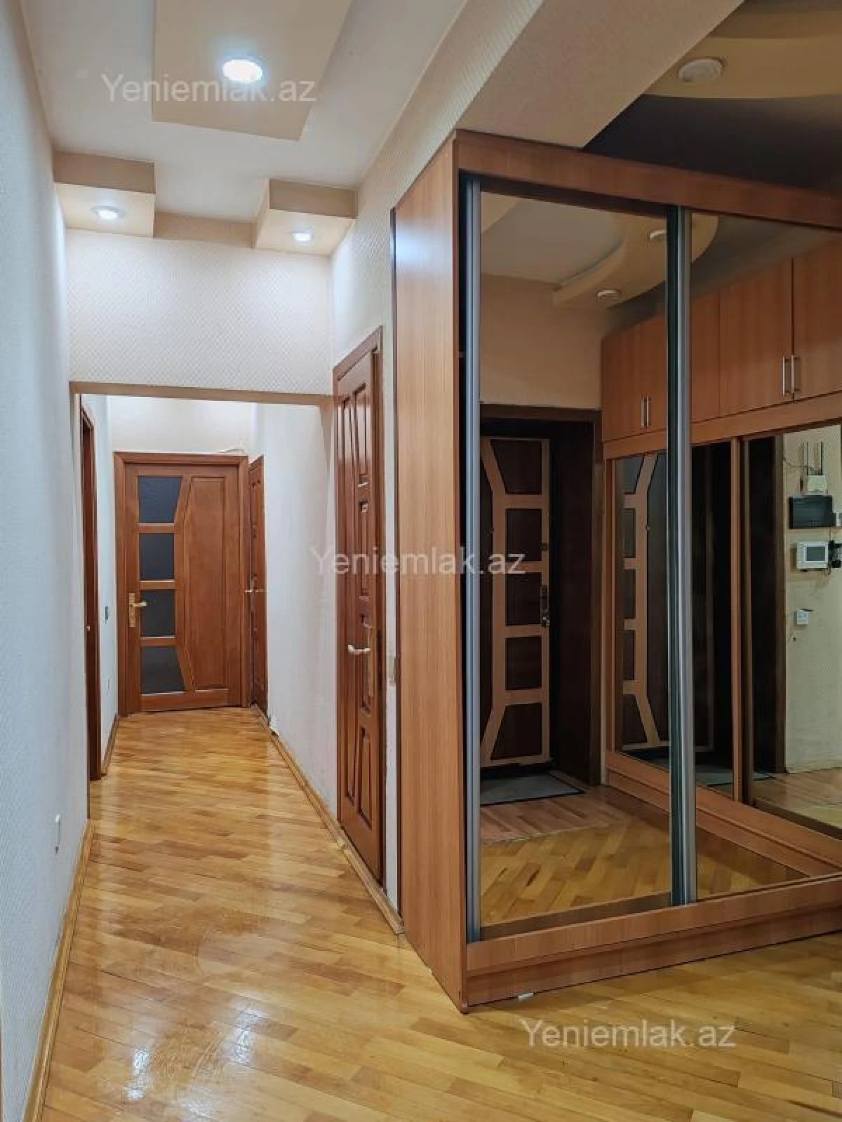Satılır 3 otaqlı yeni tikili 125 m²