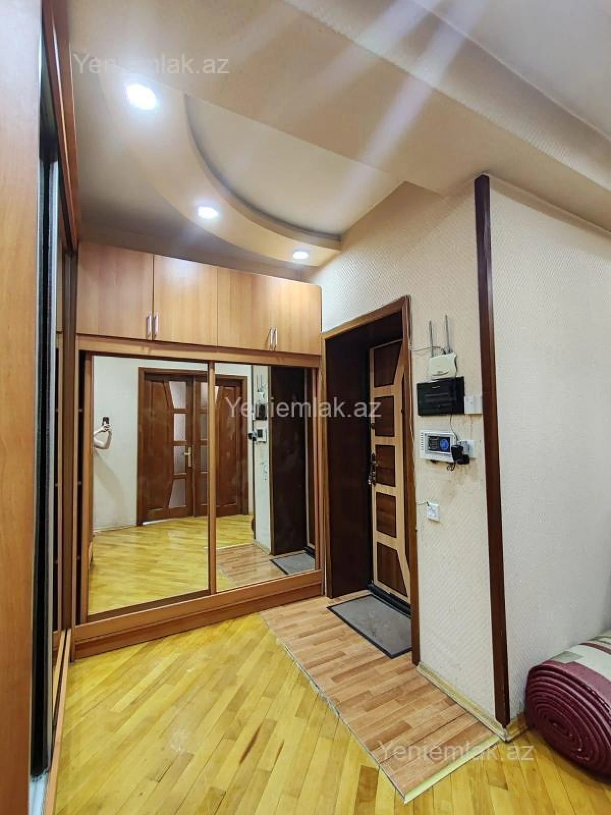 Satılır 3 otaqlı yeni tikili 125 m²