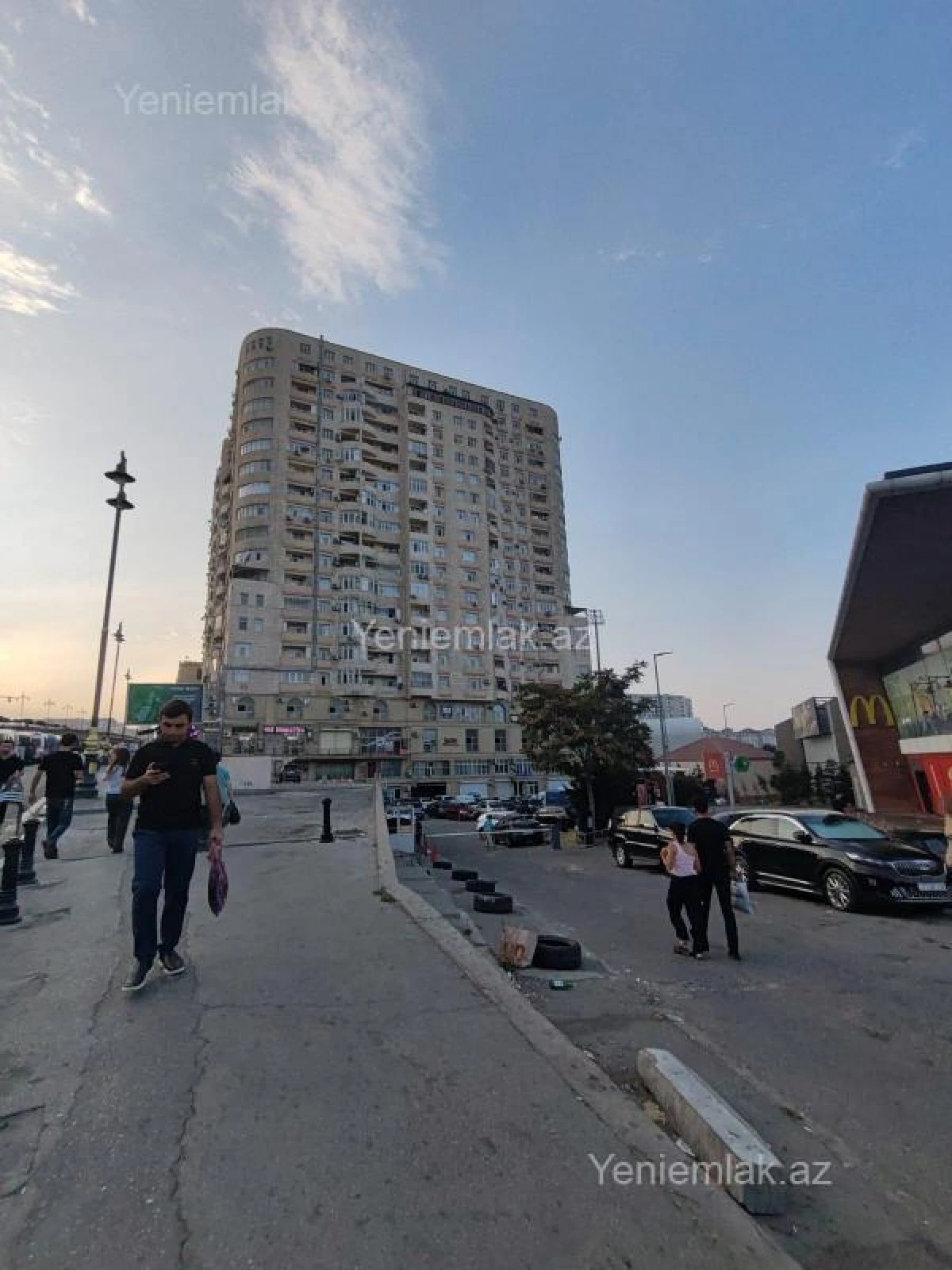 Satılır 3 otaqlı yeni tikili 125 m²