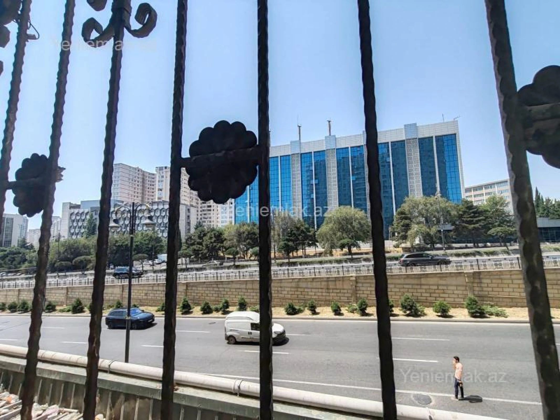 Satılır 3 otaqlı yeni tikili 125 m²