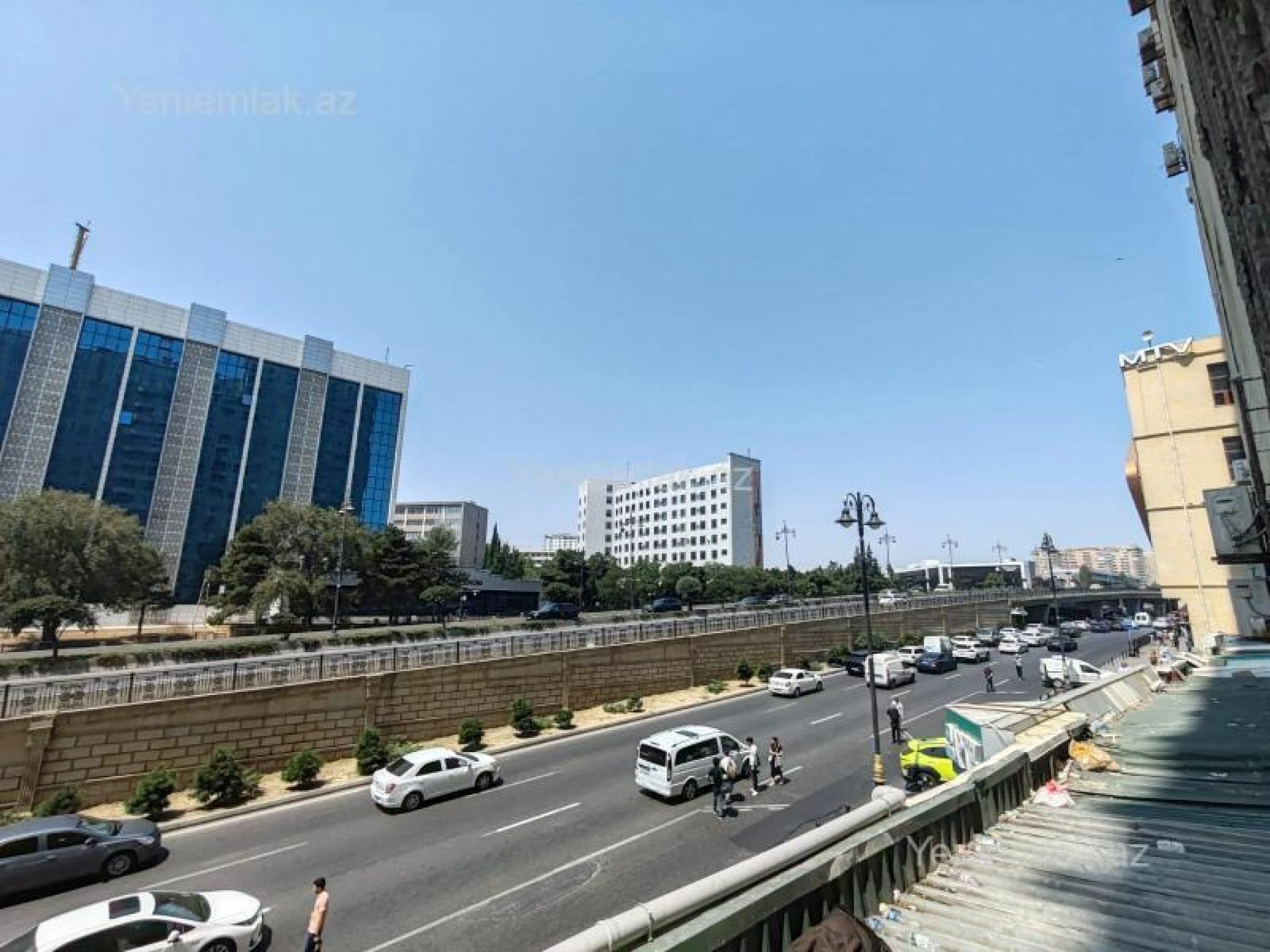 Satılır 3 otaqlı yeni tikili 125 m²