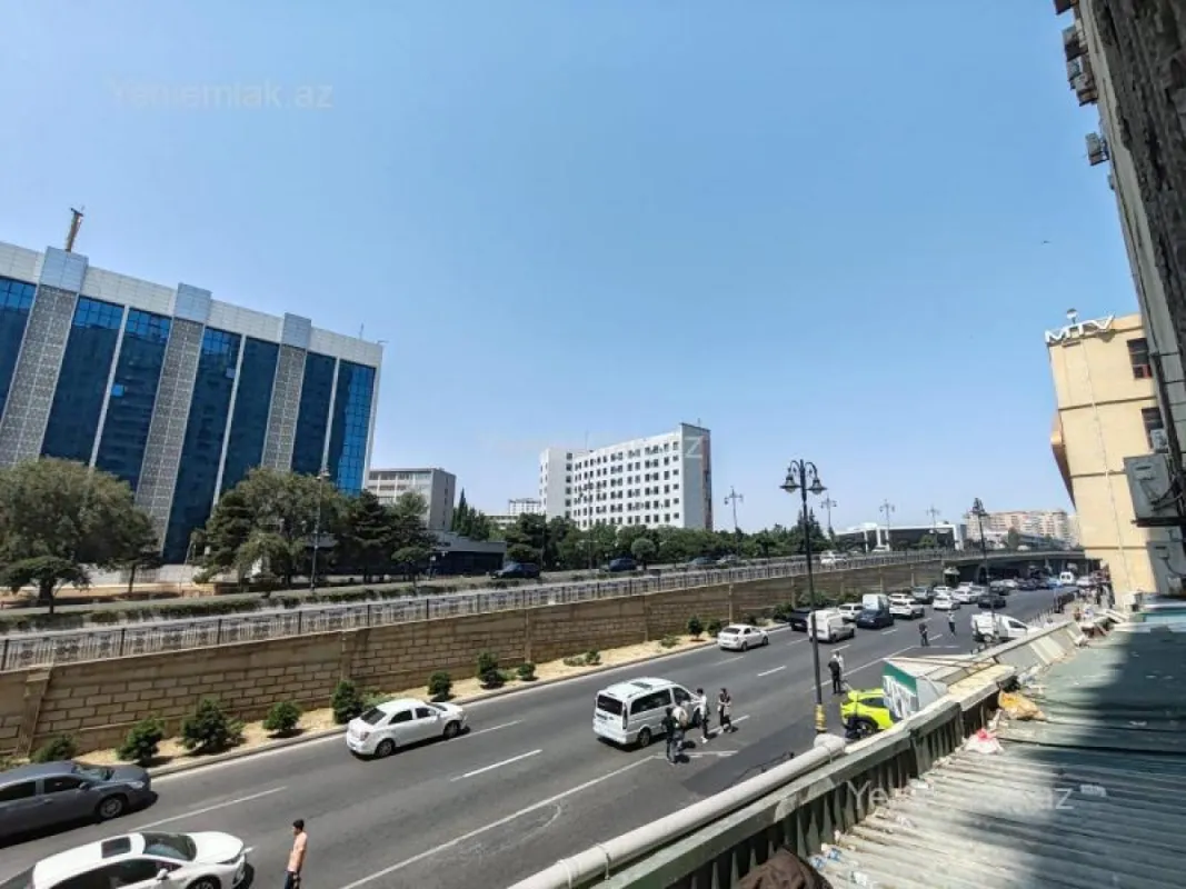 Satılır 3 otaqlı yeni tikili 125 m²