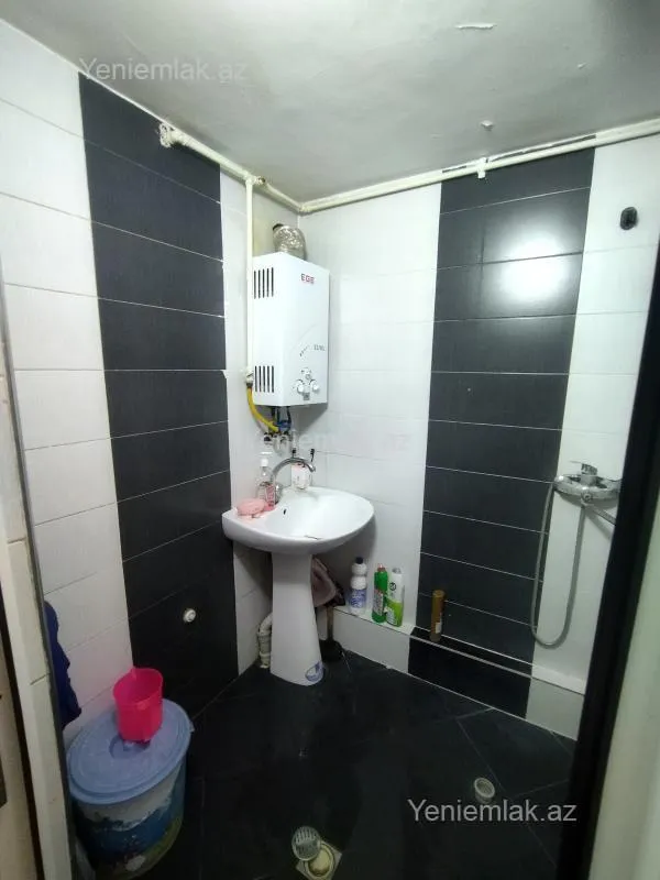 Satılır 3 otaqlı köhnə tikili 70 m²