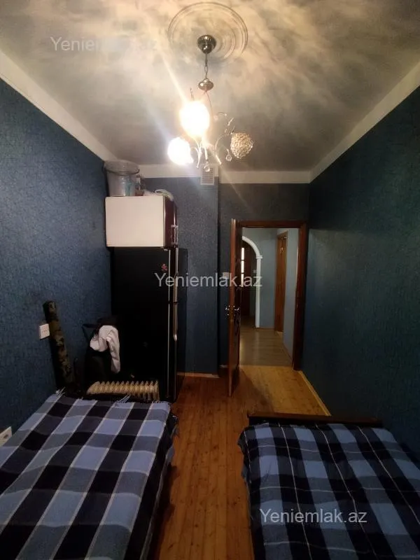 Satılır 3 otaqlı köhnə tikili 70 m²