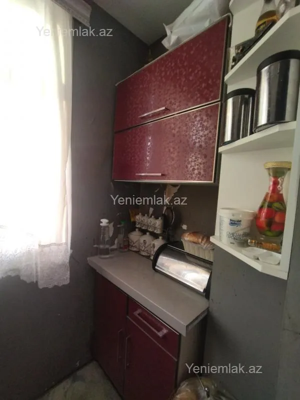 Satılır 3 otaqlı köhnə tikili 70 m²
