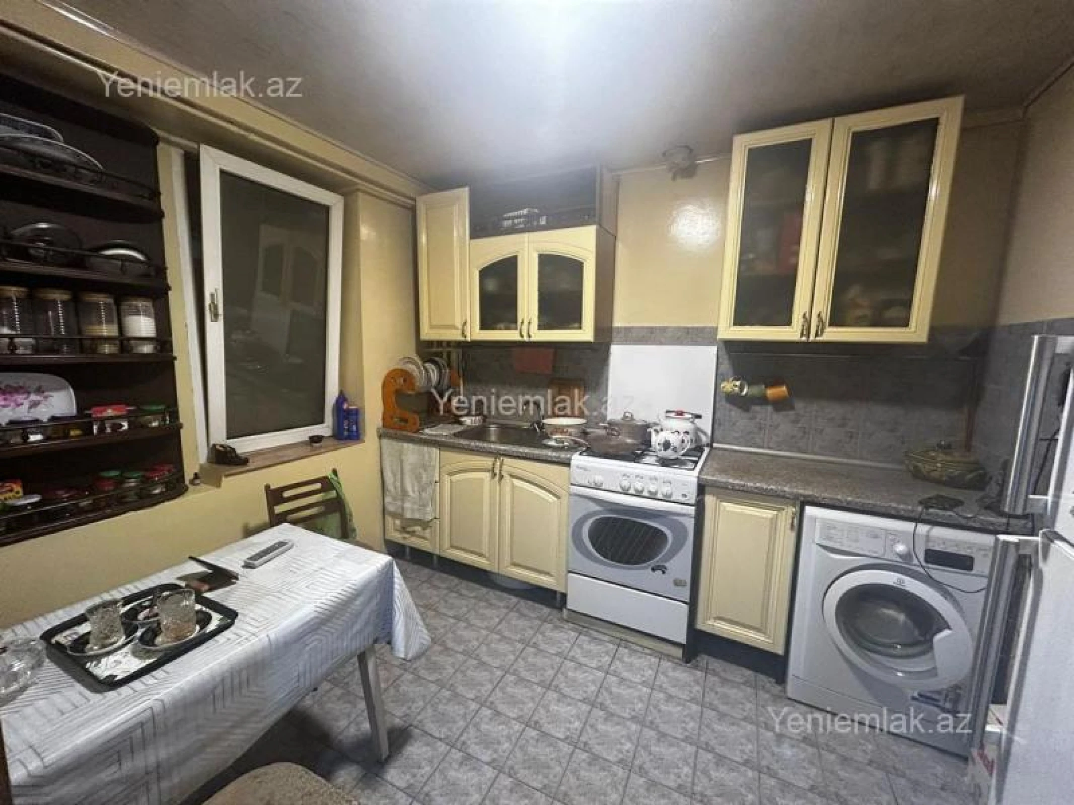 Satılır 3 otaqlı köhnə tikili 110 m²