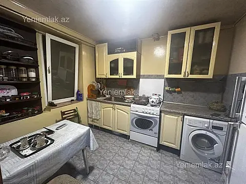 Satılır 3 otaqlı köhnə tikili 110 m²