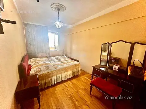 Satılır 3 otaqlı köhnə tikili 110 m²