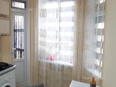 Satılır 2 otaqlı köhnə tikili 75 m²