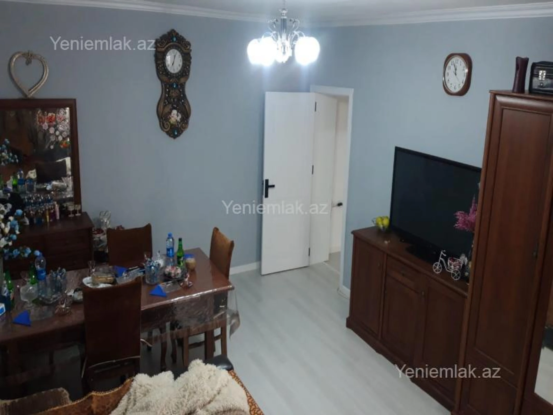 Satılır 2 otaqlı köhnə tikili 75 m²