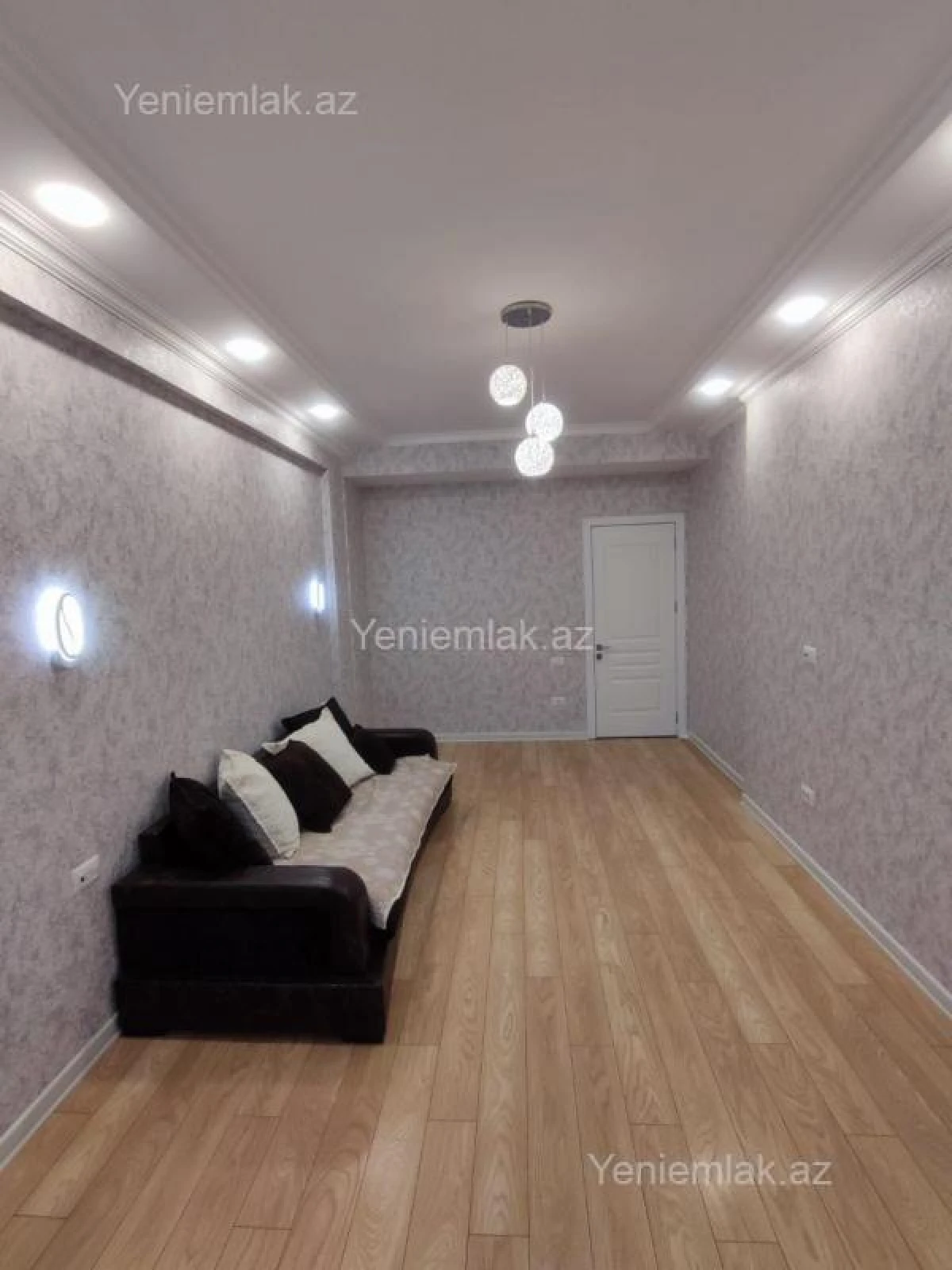 Satılır 3 otaqlı yeni tikili 130 m²