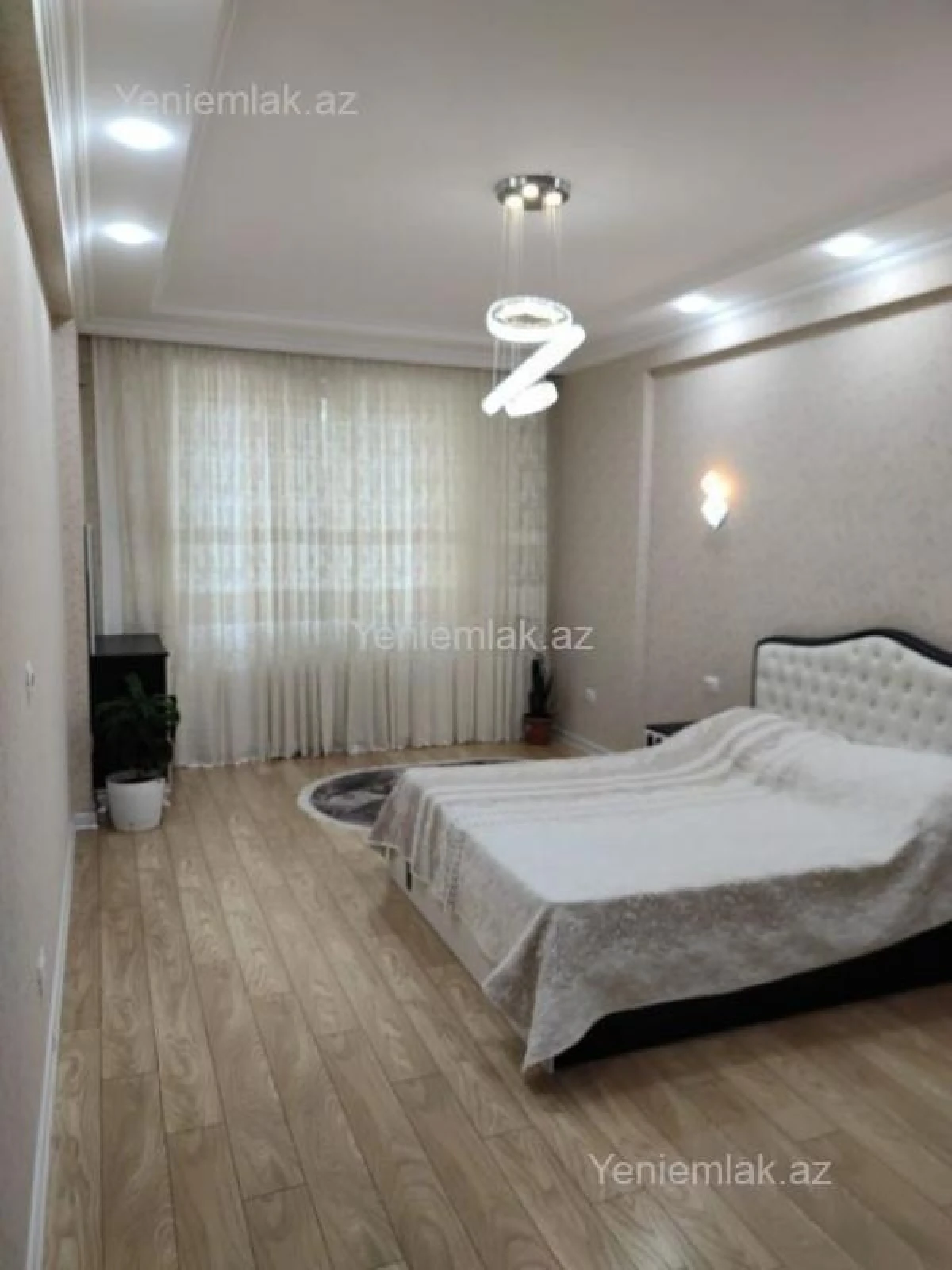 Satılır 3 otaqlı yeni tikili 130 m²