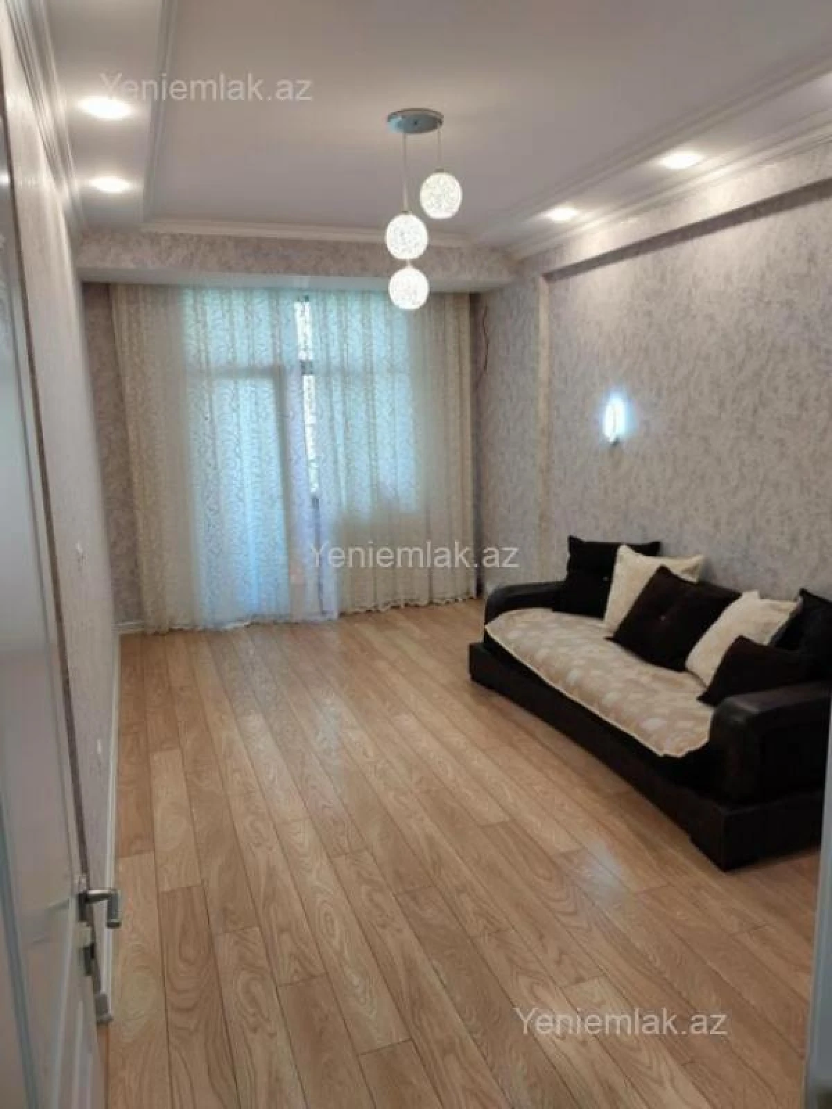 Satılır 3 otaqlı yeni tikili 130 m²