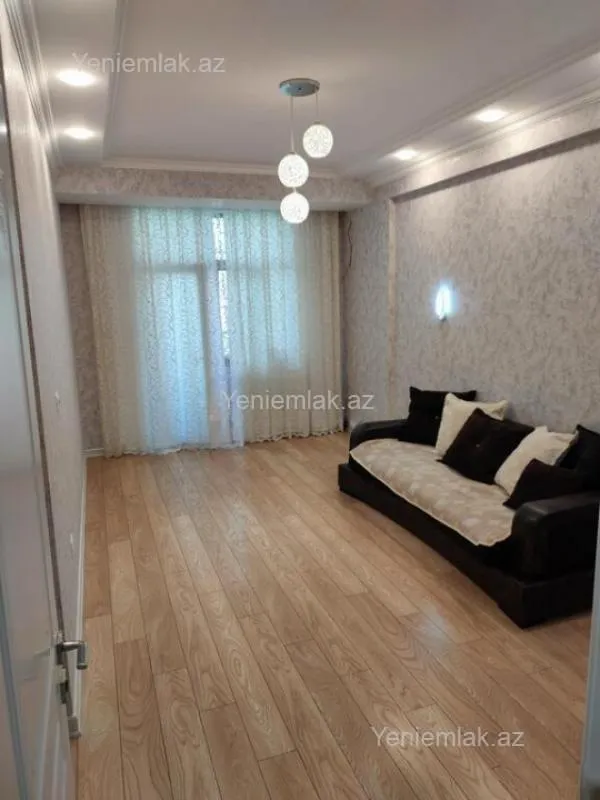Satılır 3 otaqlı yeni tikili 130 m²