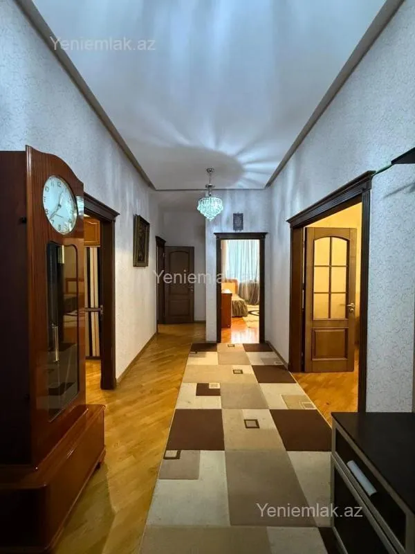 Satılır 3 otaqlı yeni tikili 155 m²