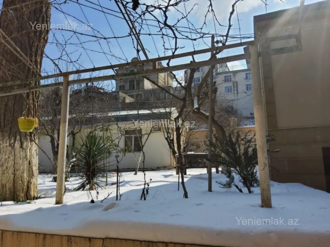 Satılır 6 otaqlı həyət evi 160 m²