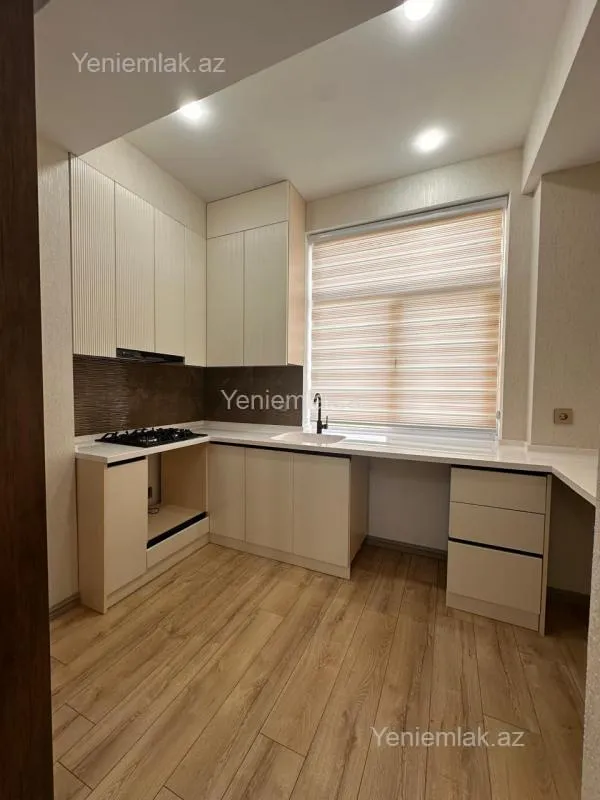 Satılır 3 otaqlı yeni tikili 77 m²