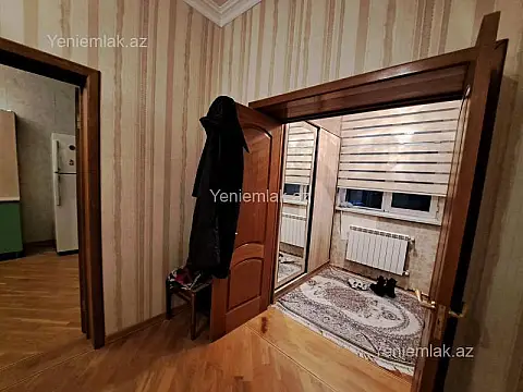 Satılır 5 otaqlı həyət evi 240 m²