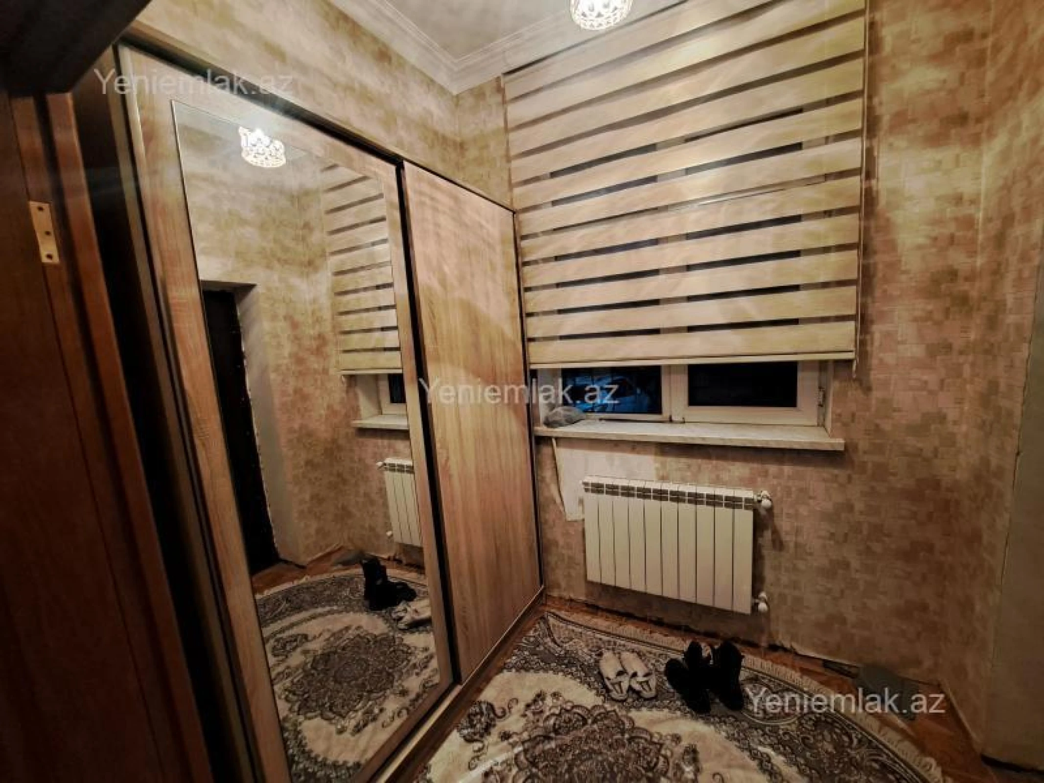 Satılır 5 otaqlı həyət evi 240 m²