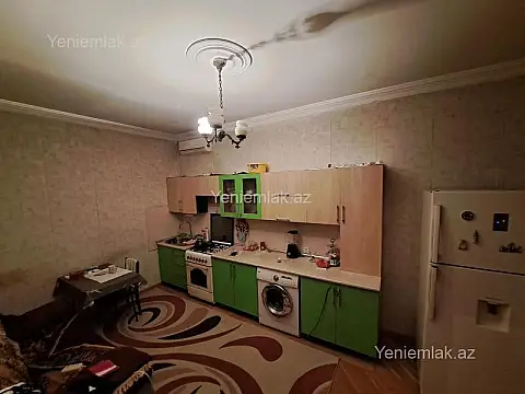 Satılır 5 otaqlı həyət evi 240 m²