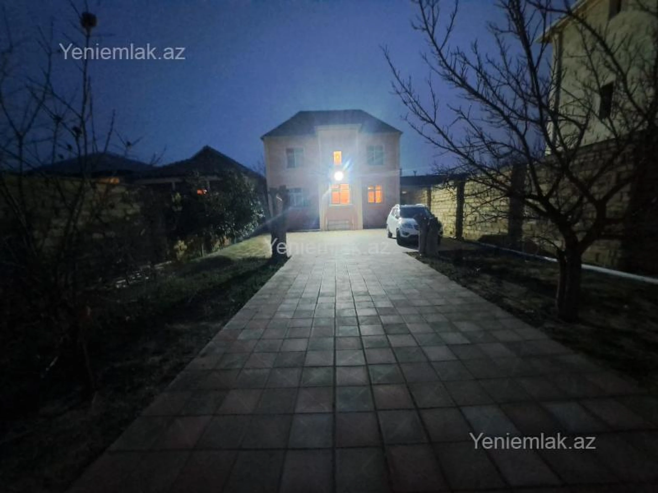 Satılır 5 otaqlı həyət evi 240 m²