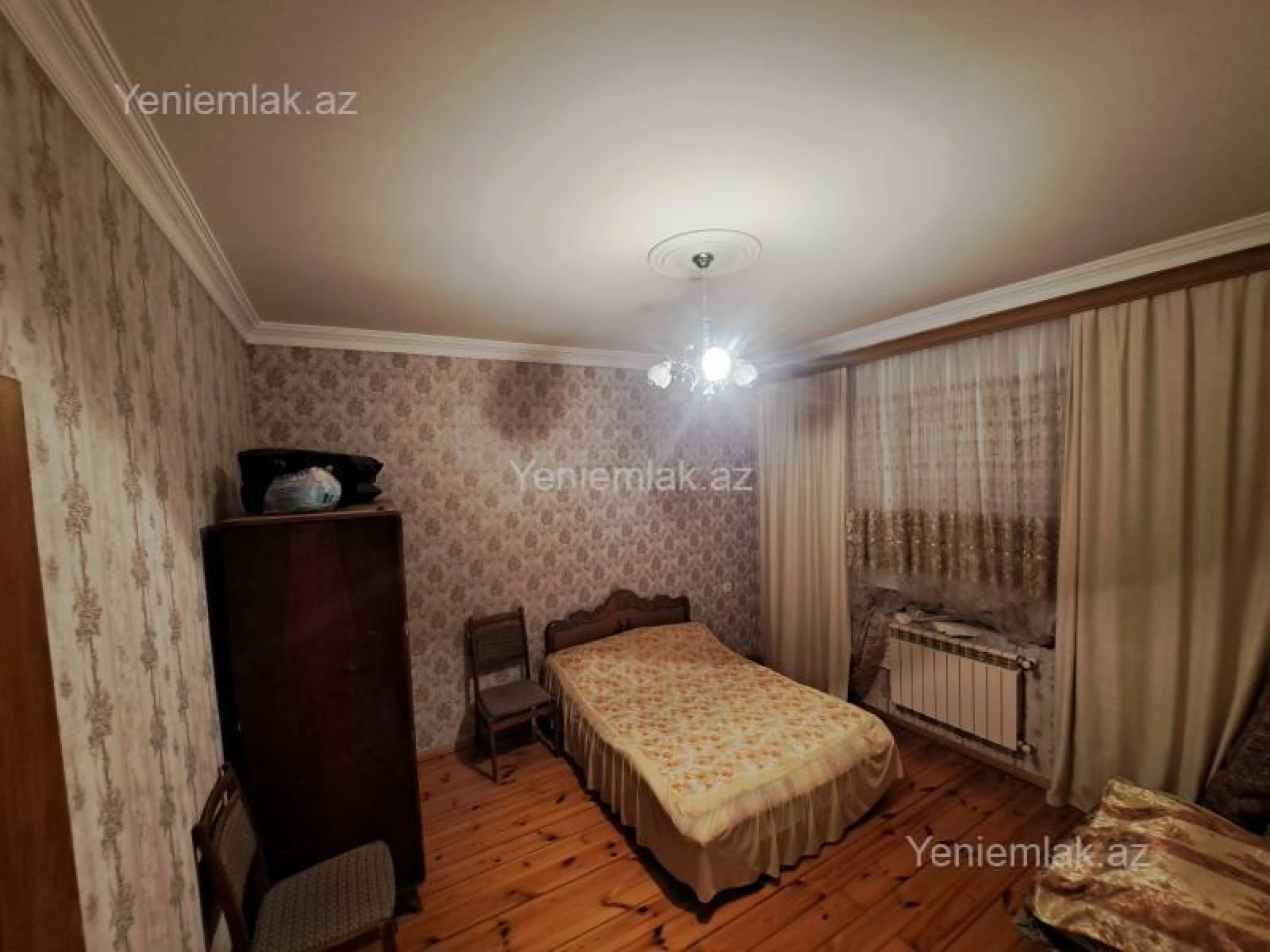 Satılır 5 otaqlı həyət evi 240 m²