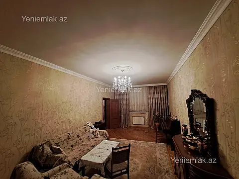 Satılır 5 otaqlı həyət evi 240 m²