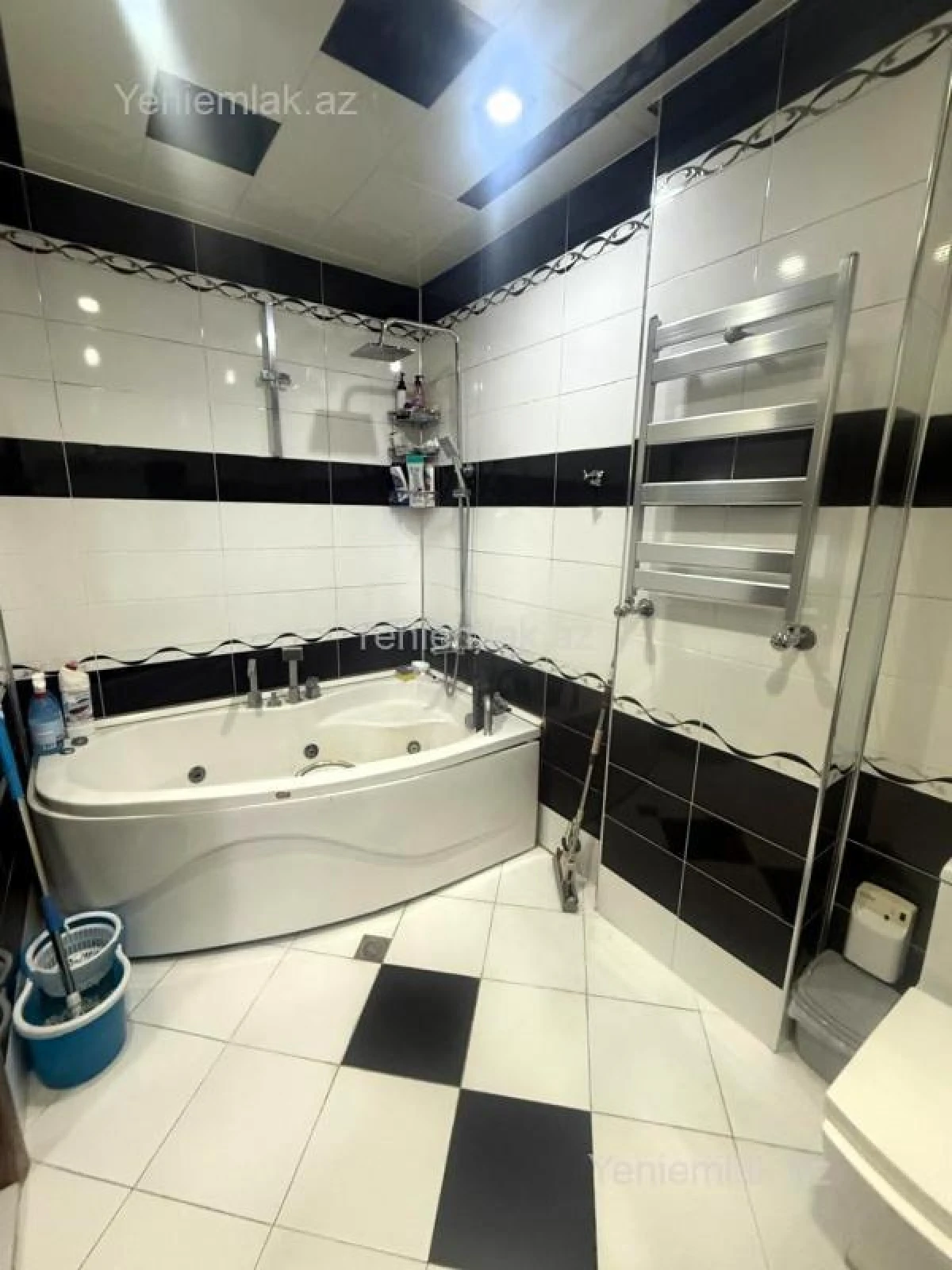 Satılır 3 otaqlı yeni tikili 135 m²