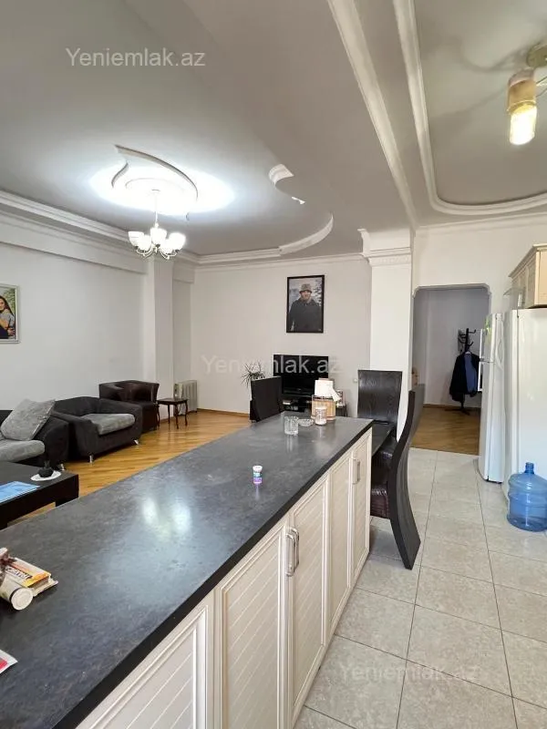 Satılır 2 otaqlı yeni tikili 80 m²