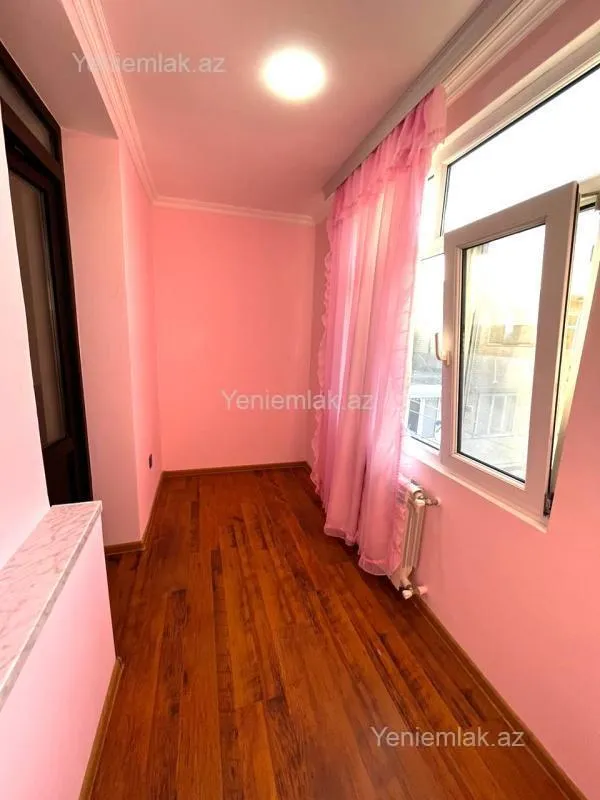 Satılır 1 otaqlı köhnə tikili 35 m²