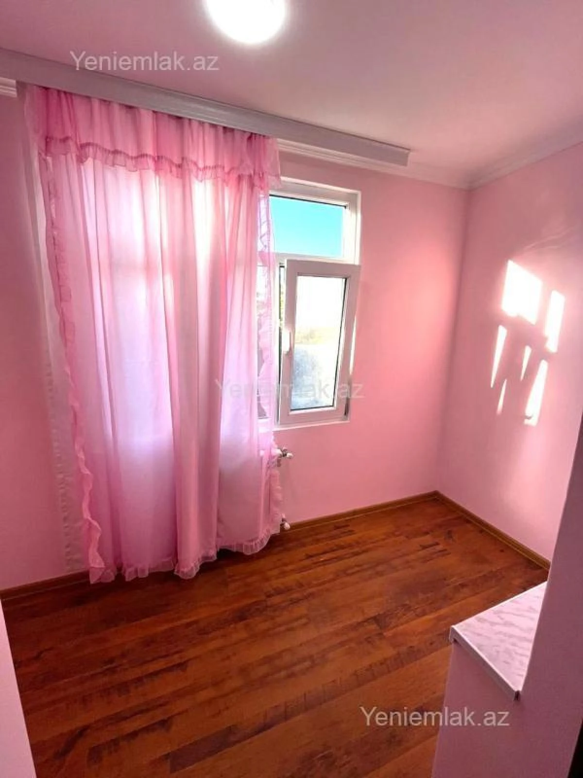 Satılır 1 otaqlı köhnə tikili 35 m²