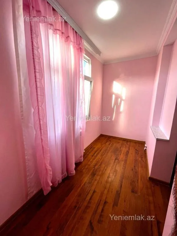 Satılır 1 otaqlı köhnə tikili 35 m²