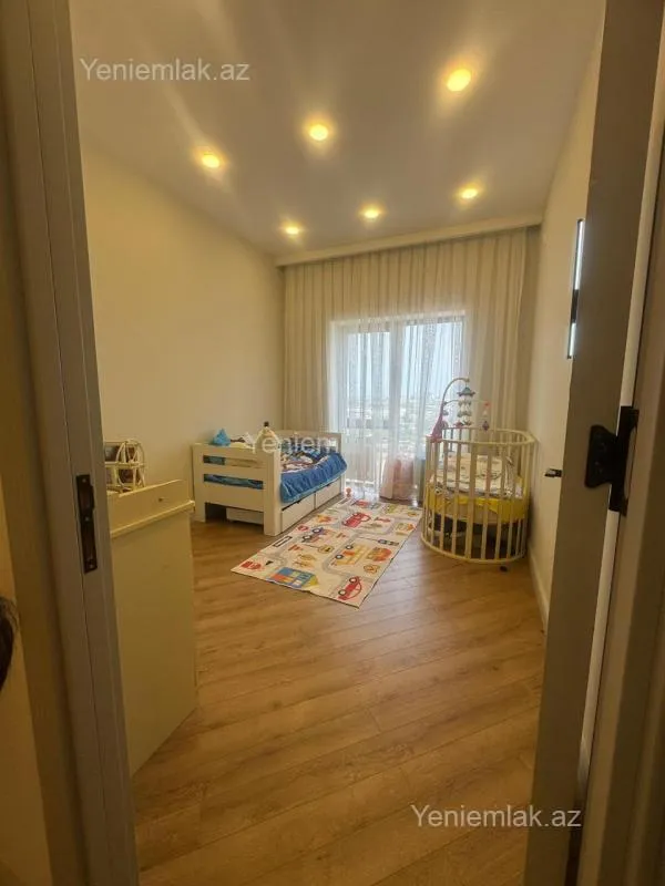 Satılır 3 otaqlı yeni tikili 88 m²