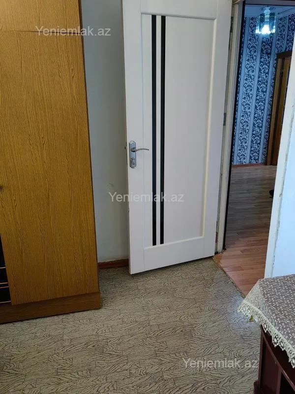 Satılır 4 otaqlı köhnə tikili 100 m²