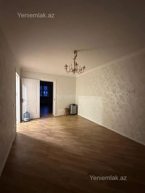 Satılır 2 otaqlı köhnə tikili 50 m²