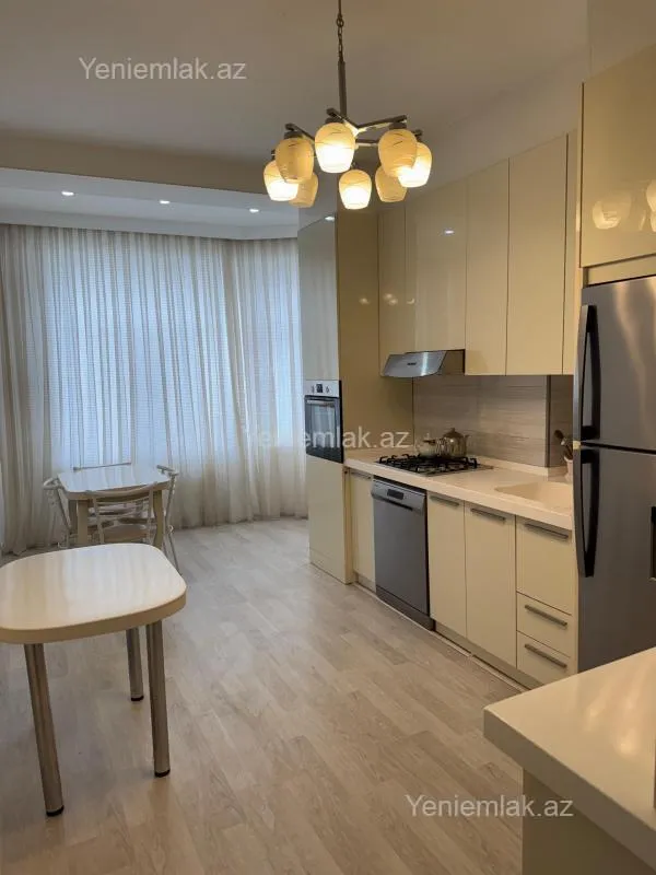 Satılır 3 otaqlı yeni tikili 120 m²