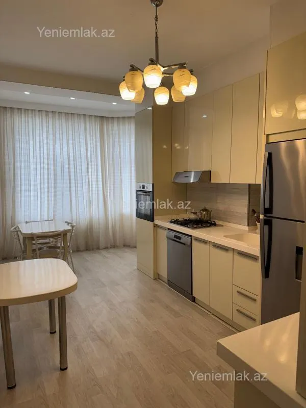 Satılır 3 otaqlı yeni tikili 120 m²