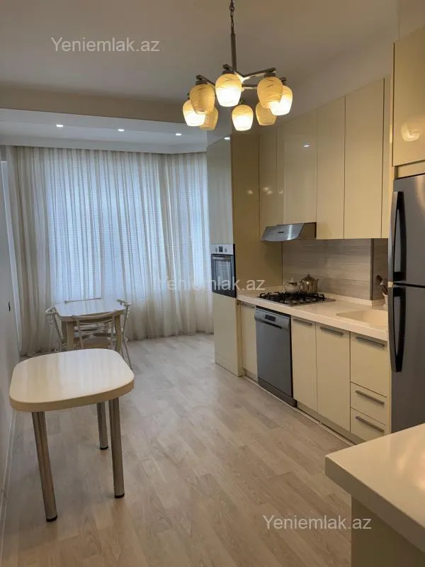 Satılır 3 otaqlı yeni tikili 120 m²