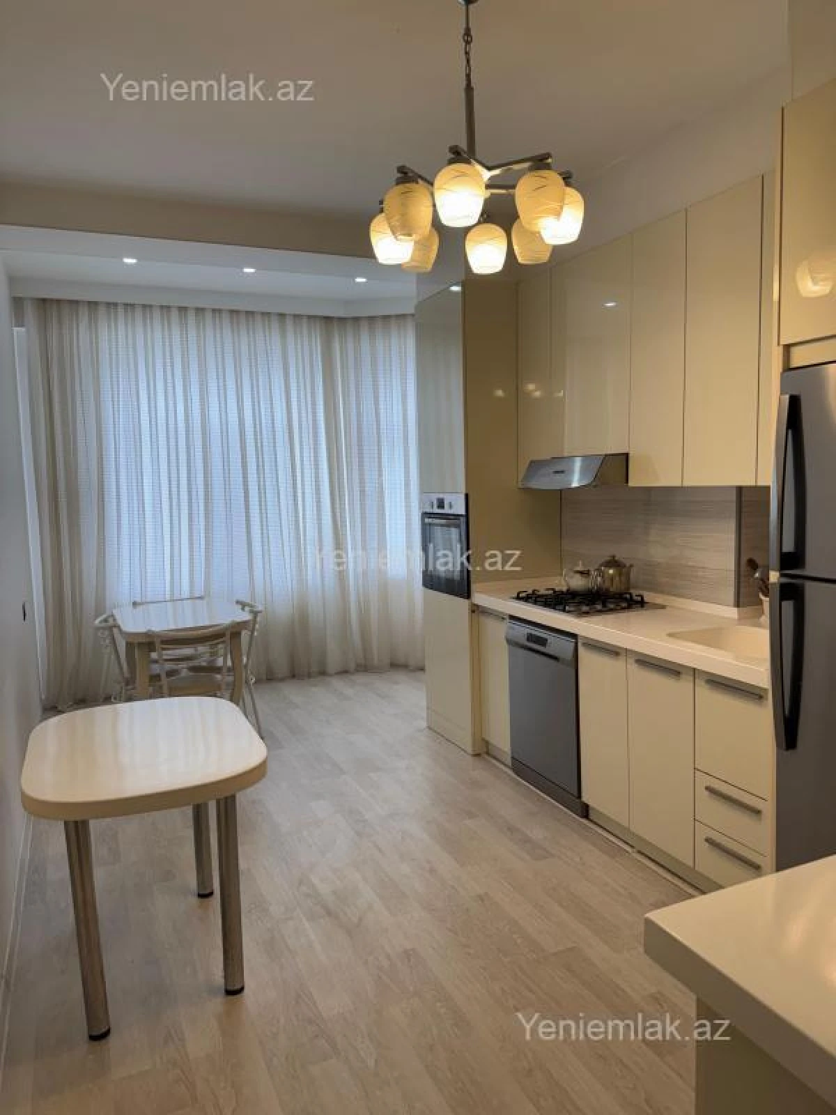 Satılır 3 otaqlı yeni tikili 120 m²