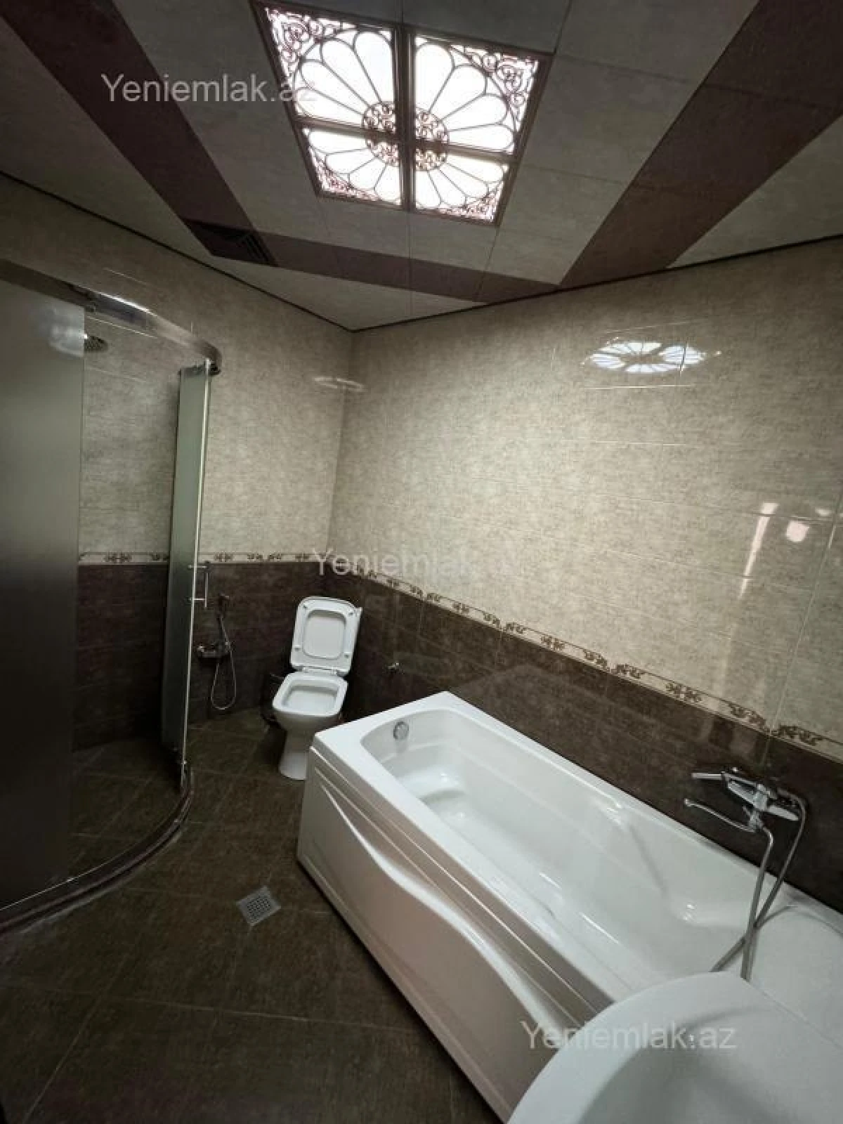 Satılır 3 otaqlı yeni tikili 120 m²