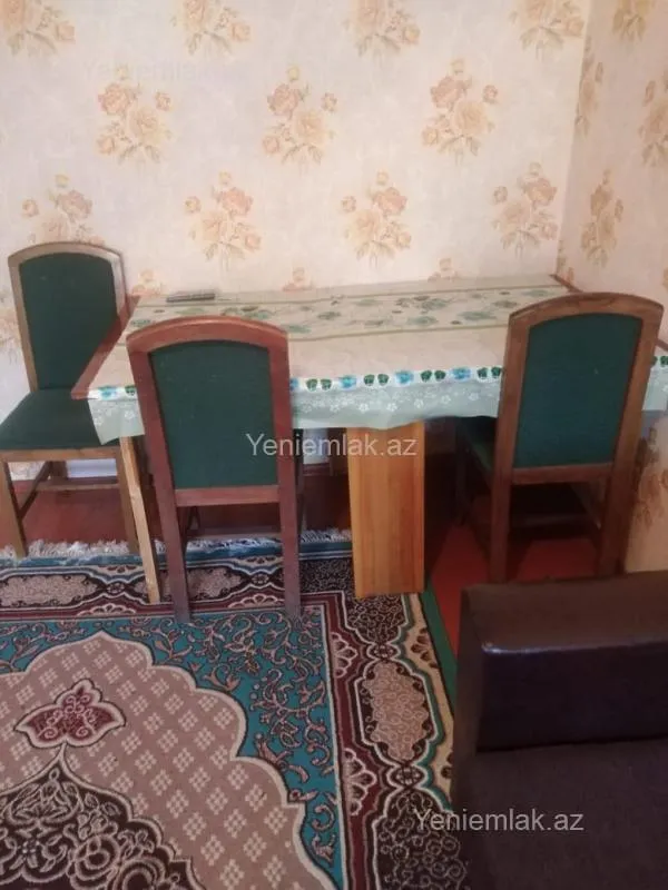 Satılır 2 otaqlı köhnə tikili 50 m²