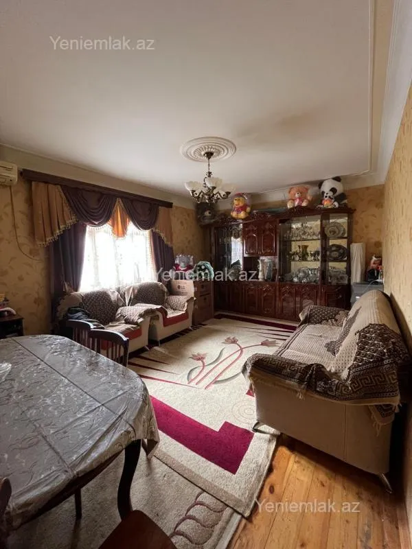 Satılır 2 otaqlı köhnə tikili 43 m²
