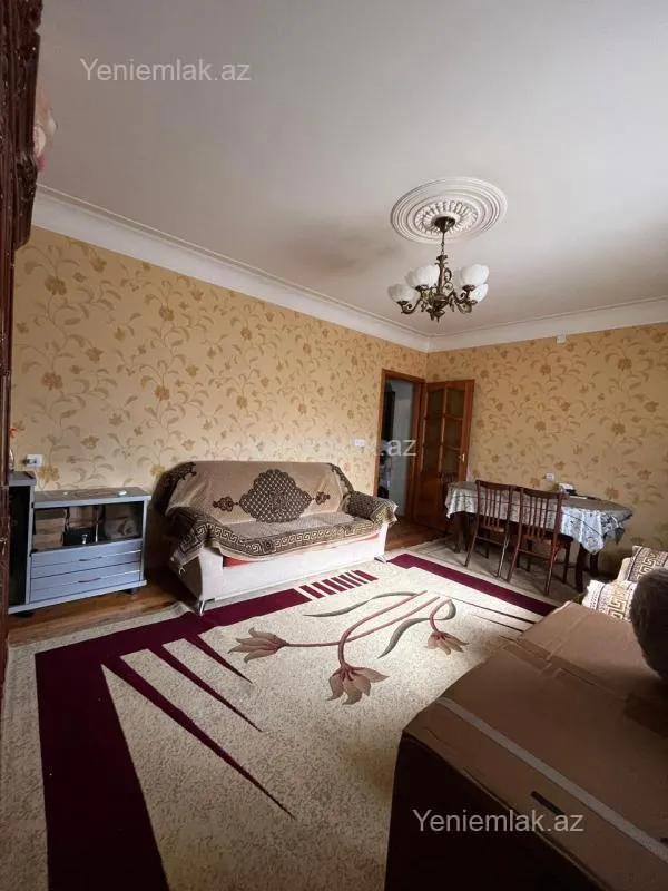 Satılır 2 otaqlı köhnə tikili 43 m²